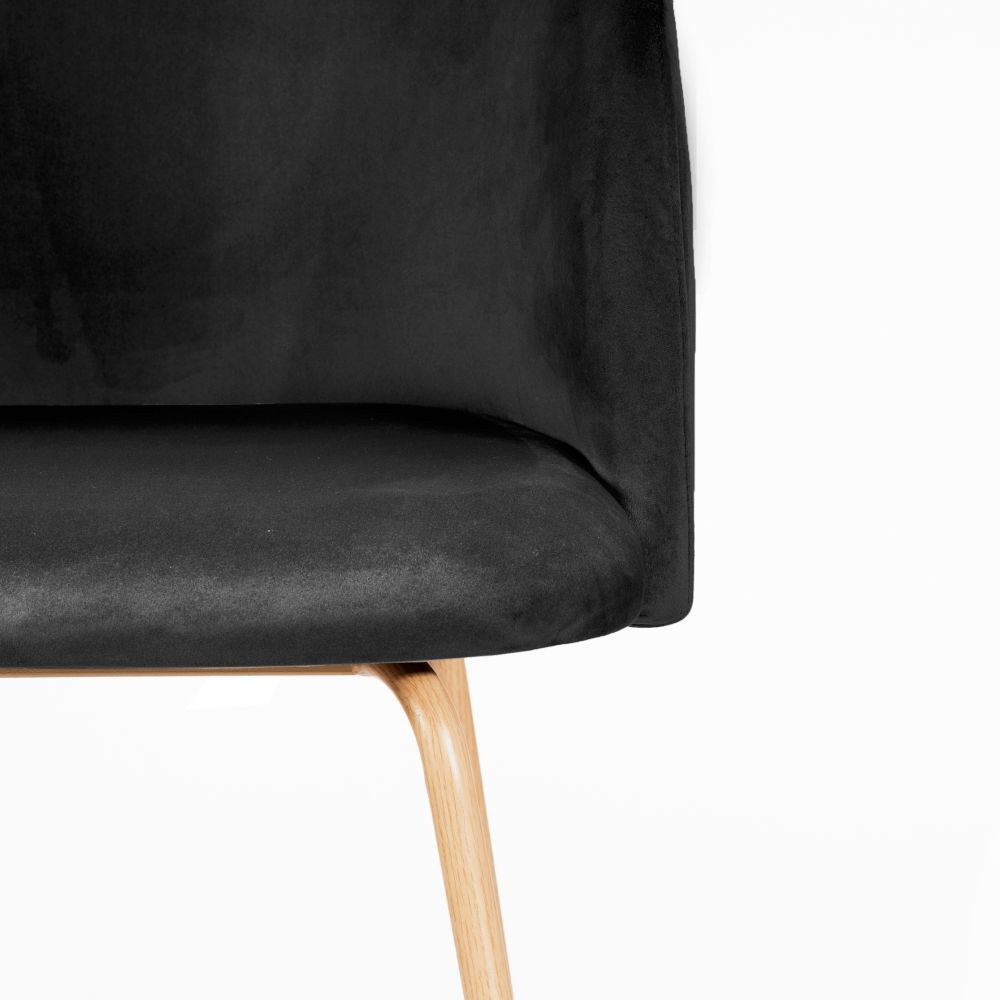 Susan krzesło w kolorze czarnym noga dąb