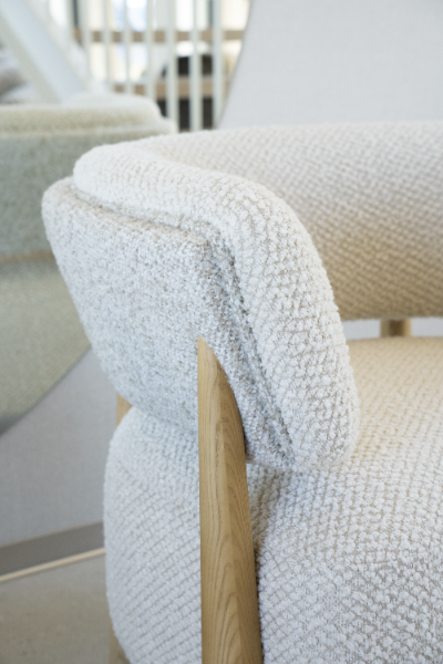 Designerski fotel MADISON jasno beżowy