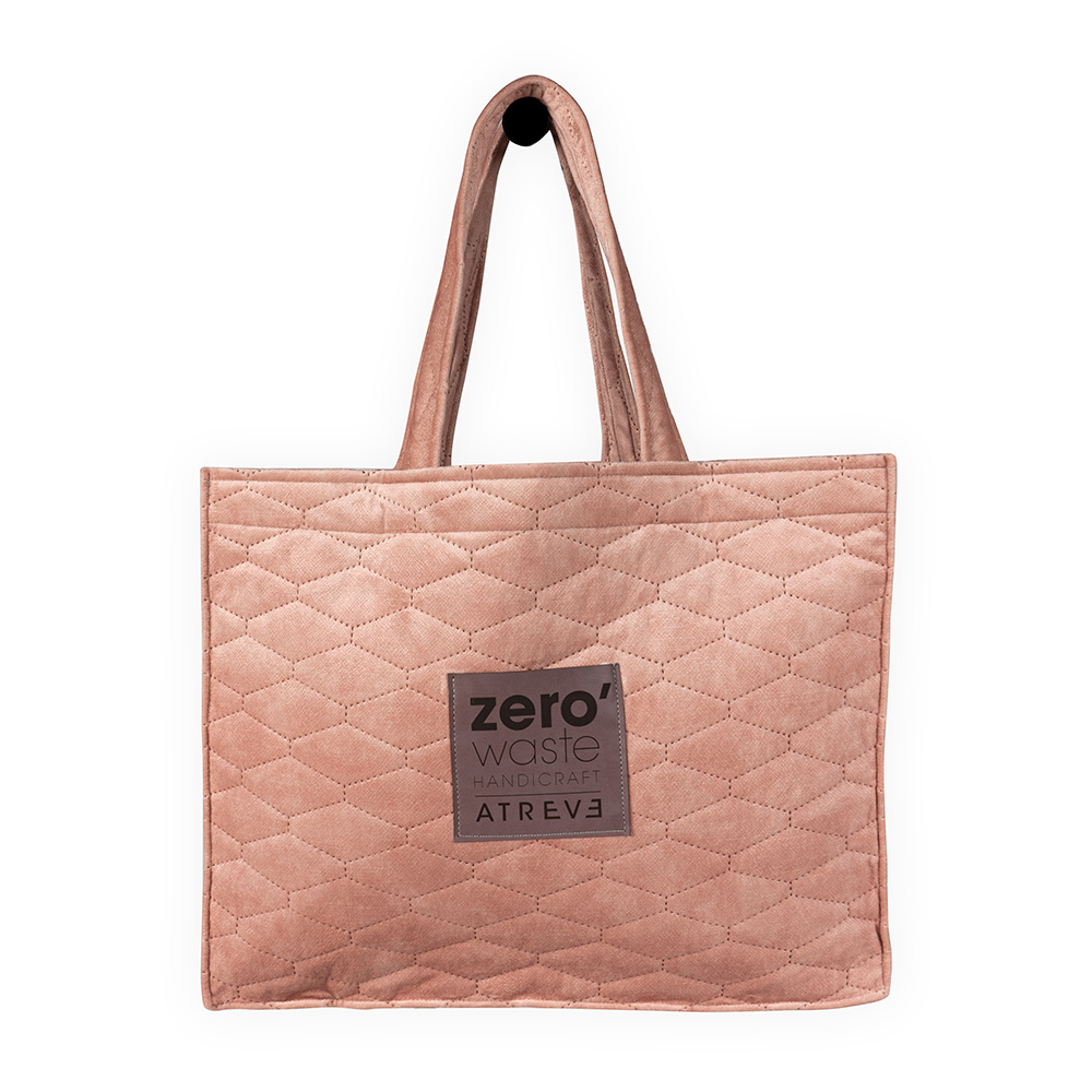 Elegancka Torba Wykonana Z Wysokiej Jakości Tkanin Duża