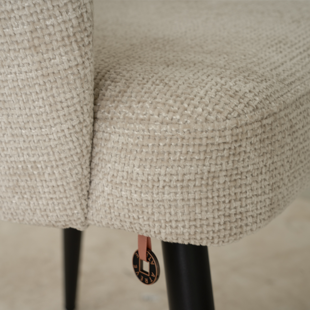 GODA – modne krzesło na smukłych nogach w promocyjnej cenie